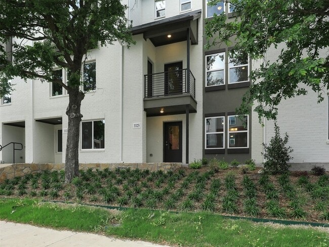 Building Photo - 3369 Wynwood Dr