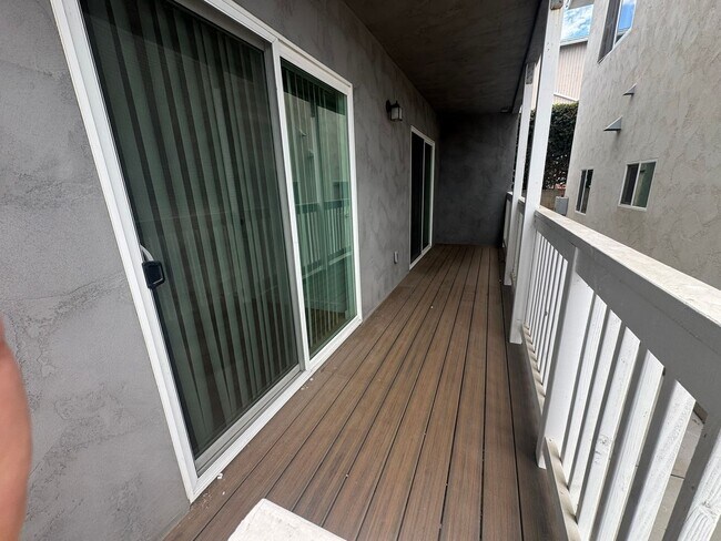 Building Photo - 6737-43 Thomson Ct.