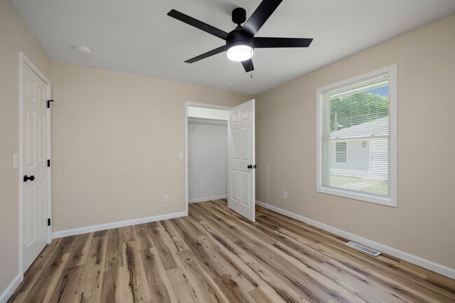 Building Photo - 1653 N Patterson Ave