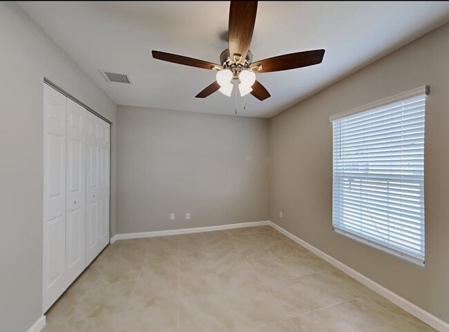 Building Photo - 2039 SW Trenton Ln