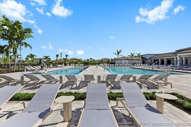Building Photo - 5850 Sugar Palm Ct