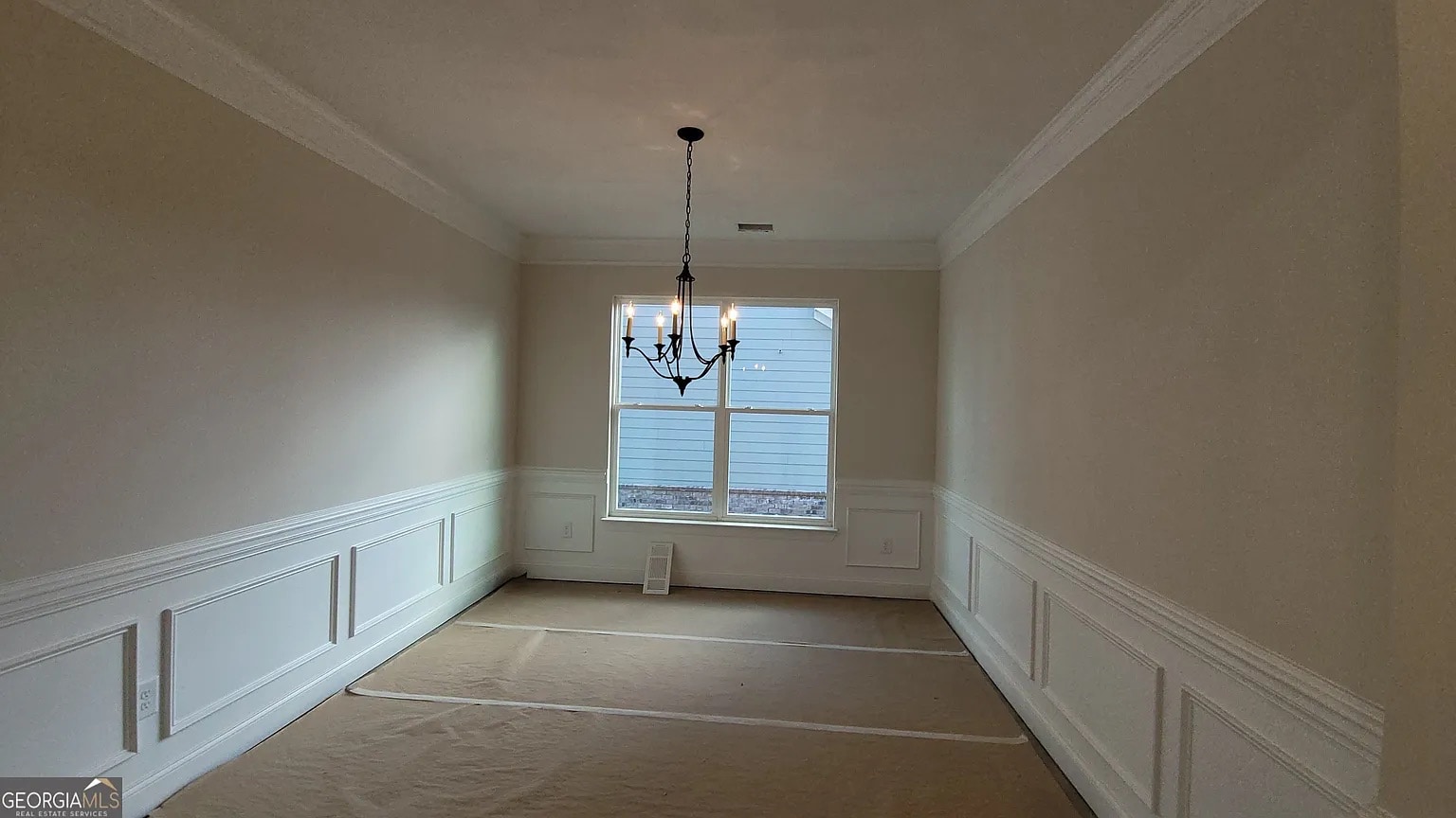 Building Photo - Room in House on Benjamin Dr