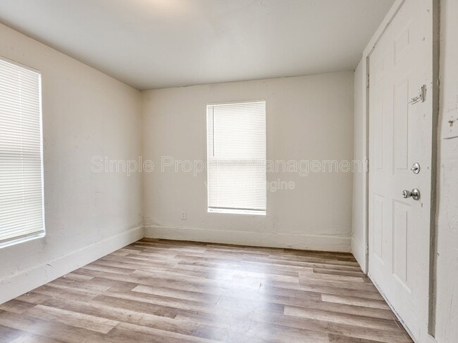 Building Photo - 2413 S Youngs Blvd
