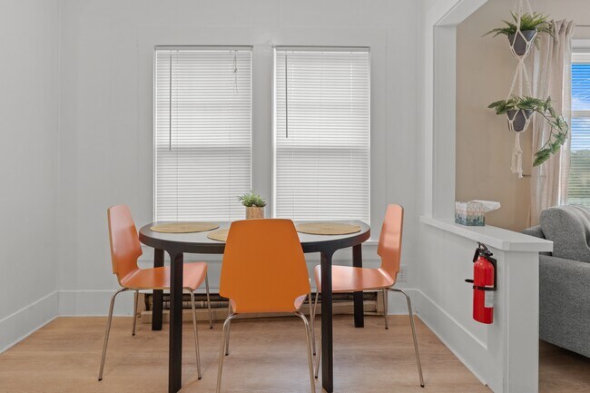 Building Photo - 1612 E 29th St