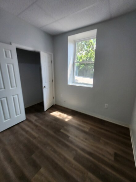 Building Photo - 151 S Main St