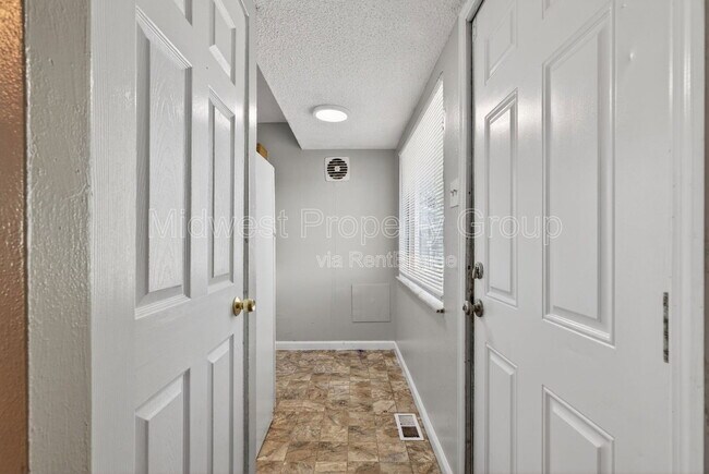 Building Photo - 257 Glen Garry Rd