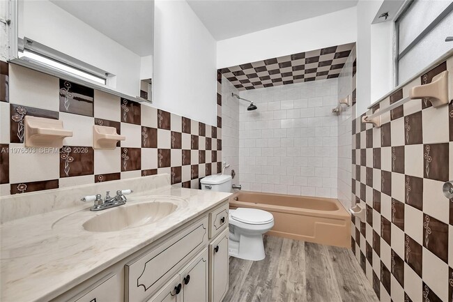 Building Photo - 2506 SW 9th St