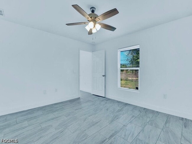 Building Photo - 851 Bedford Dr
