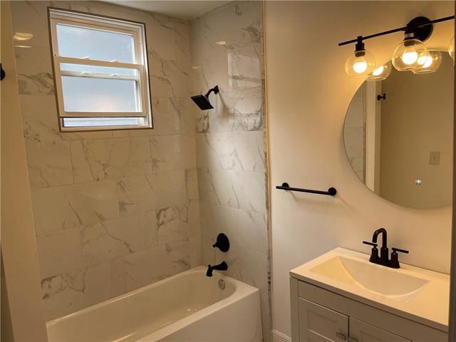 Building Photo - 3208 Louisiana Ave Pkwy