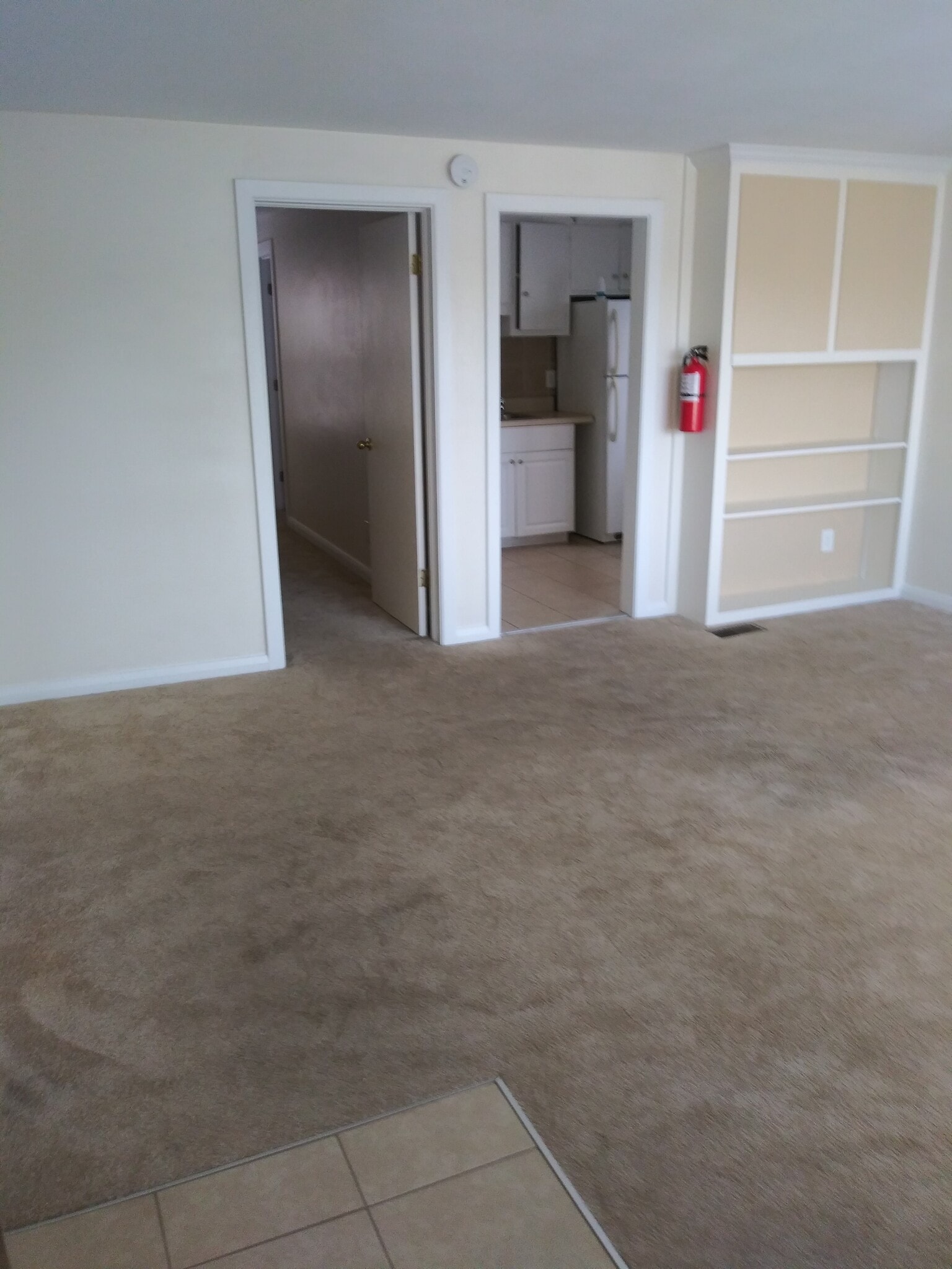 Living room - 318 16th St