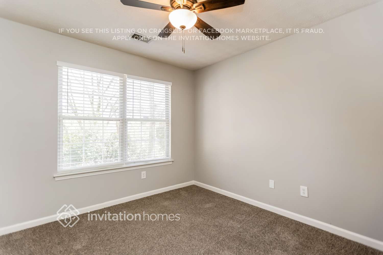 Building Photo - 28 Whitlock Square SW