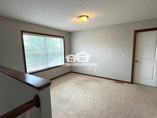 Building Photo - 5915 Terraceview Ln N