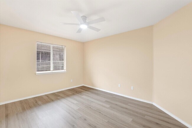 Building Photo - 7200 Quimper Ln