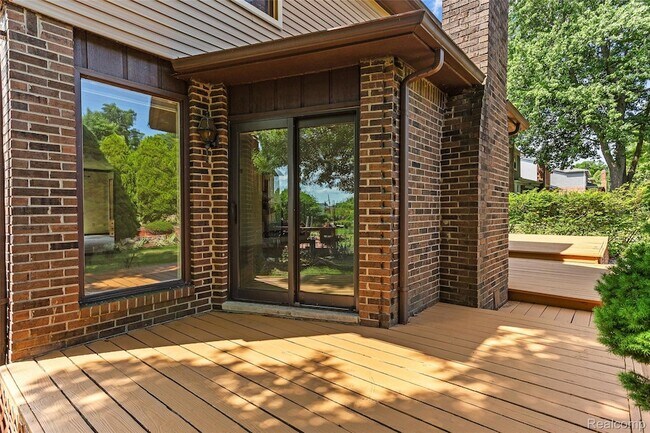 Building Photo - 3312 Palm Aire Ct