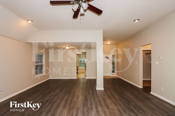 Building Photo - 3922 Cary Creek Dr