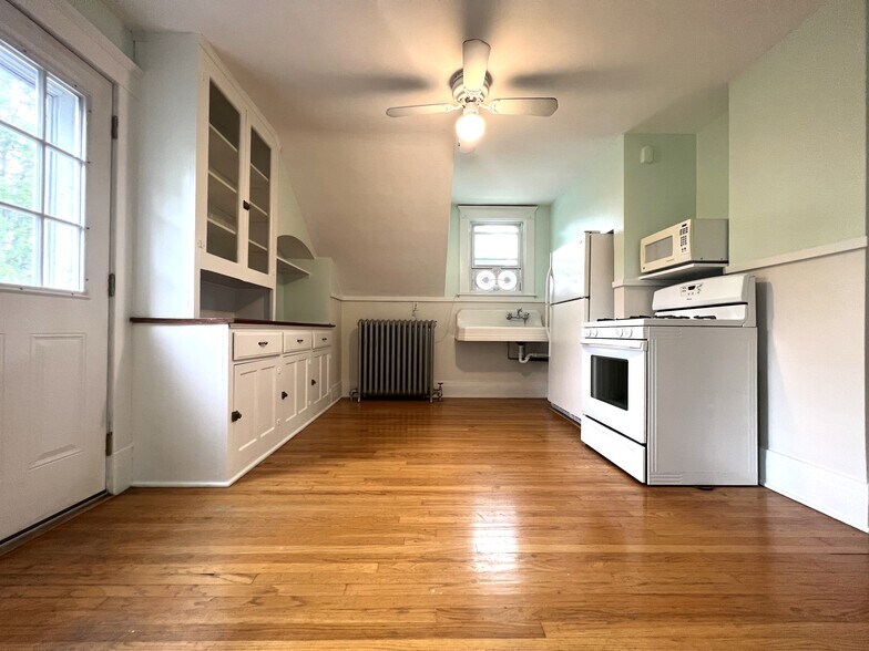Kitchen side view - 61 Hirschfield Dr