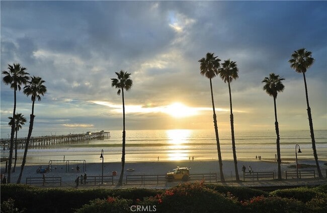 Building Photo - 256 1/2 Avenida Madrid Unit B