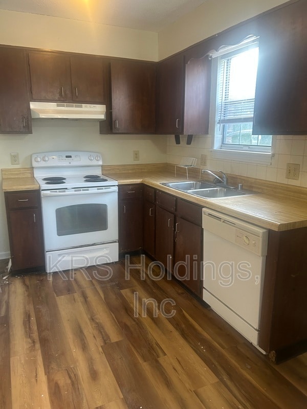 Building Photo - 1181 Rosedale Dr