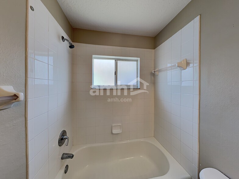 Building Photo - 30949 Midtown Ct