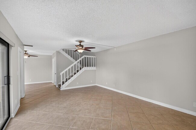 Building Photo - 744 Springdale Cir
