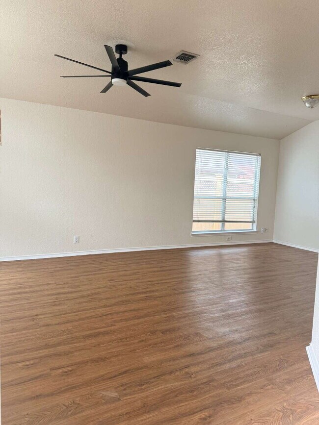 Building Photo - 603 Cypresscliff-