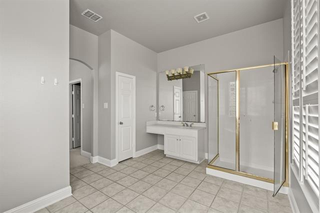 Building Photo - 3680 Roosevelt Dr