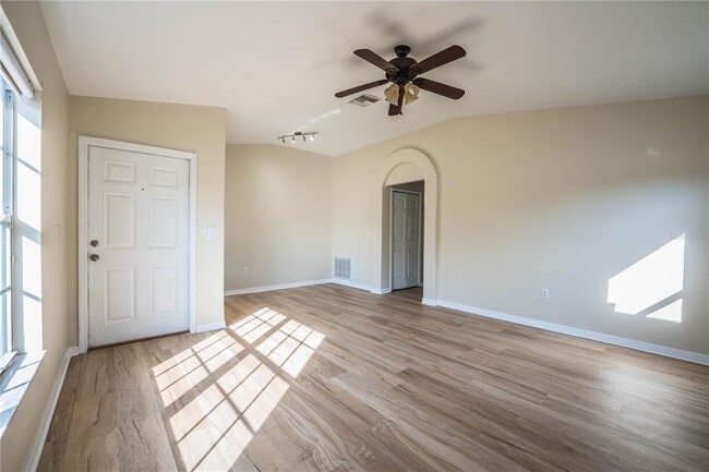 Building Photo - 3998 Rollingsford Cir