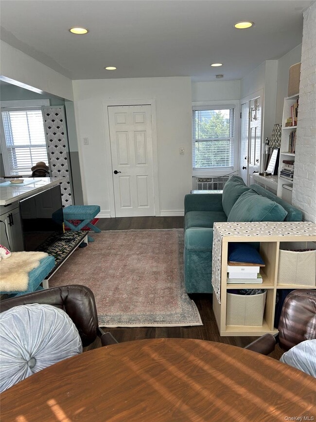 Building Photo - 29 Dale Ave