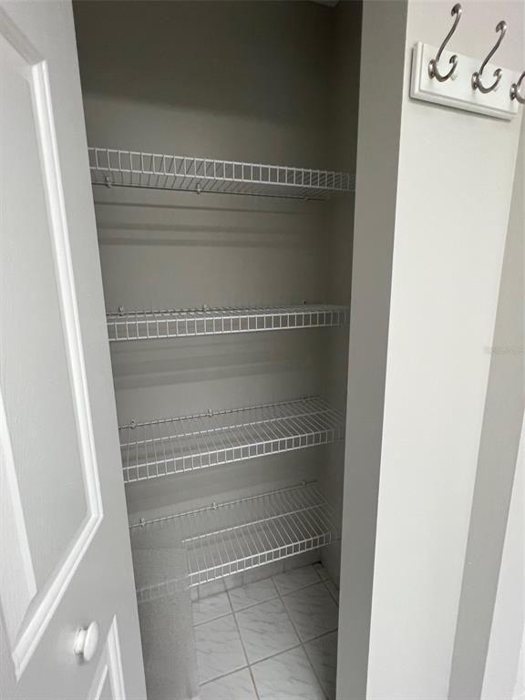 Building Photo - 670 Island Way