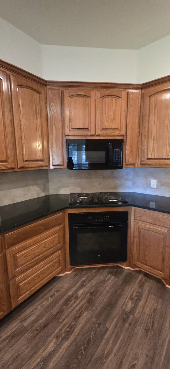 Building Photo - Beautifully Remodeled Home in Mansfield ISD – Corner Lot with Modern Upgrades!