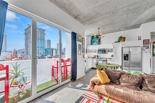 Building Photo - 133 NE 2nd Ave