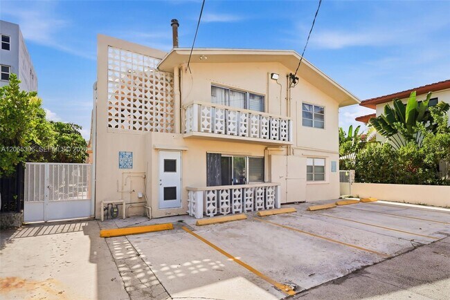 Building Photo - 7434 Harding Ave