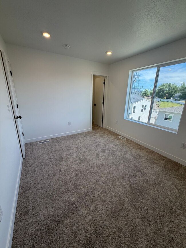 Building Photo - BRAND NEW HOME!!!