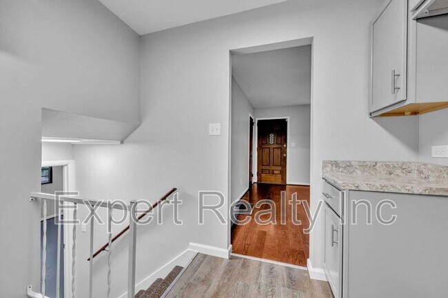 Building Photo - 1256 15th St SW