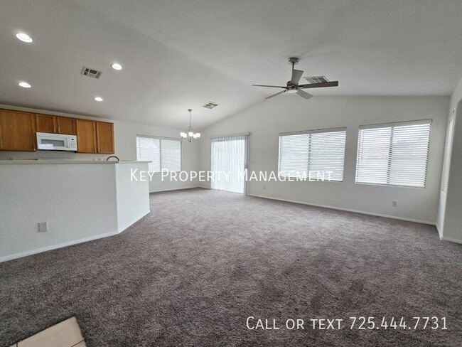 Building Photo - *ADORABLE, BRIGHT AND OPEN 3 BED/ 2 BATH H...