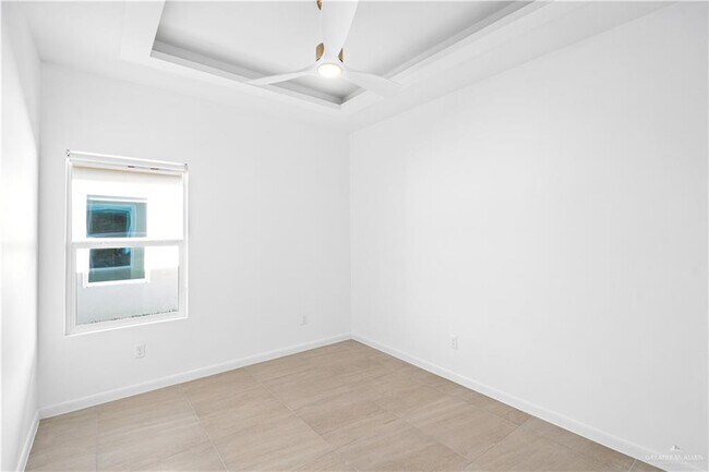 Building Photo - 16 West Dr