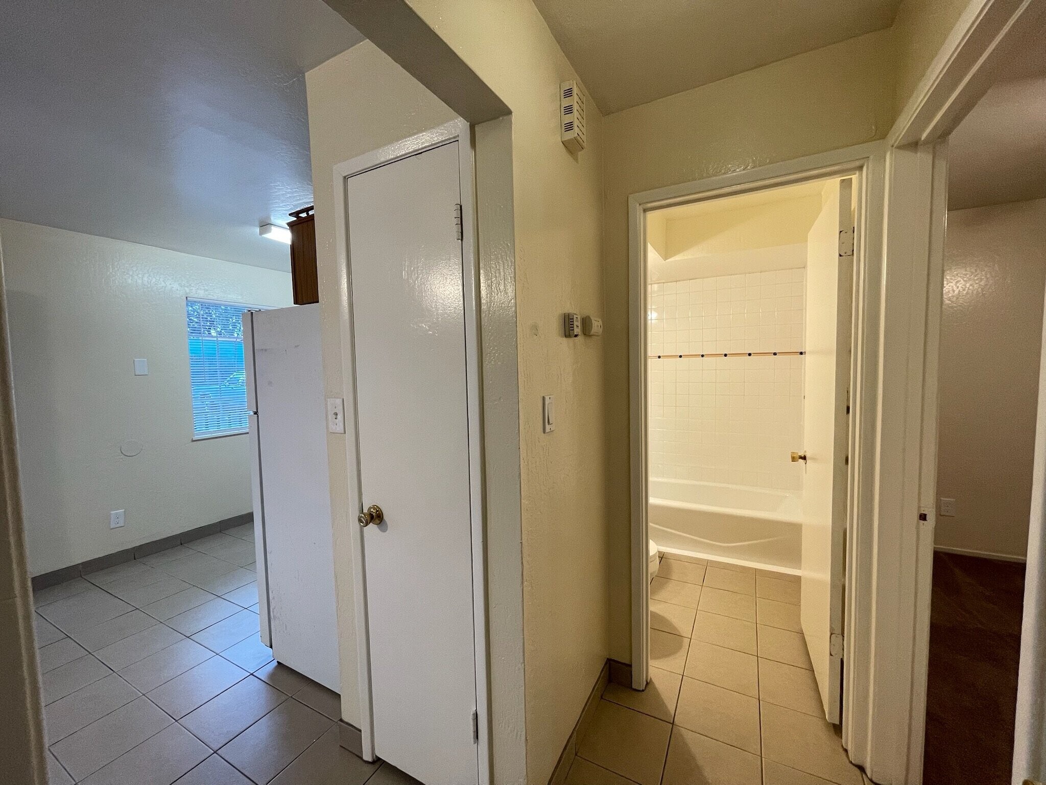 Building Photo - 630-644 Lincoln Rd E