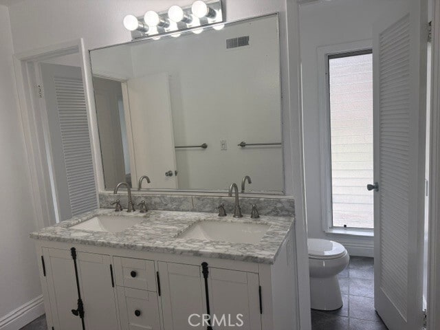 Building Photo - 3903 Via Del Campo