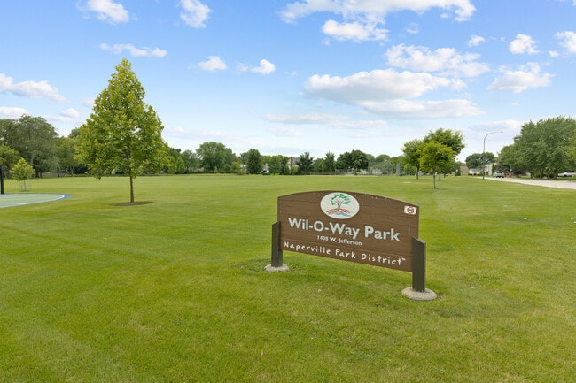 Building Photo - 135 Encina Dr