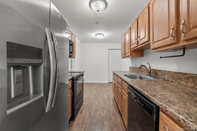 Building Photo - 24 Carhart Ave