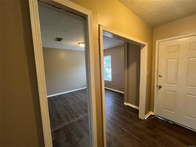 Building Photo - 4142 Strathmore Dr