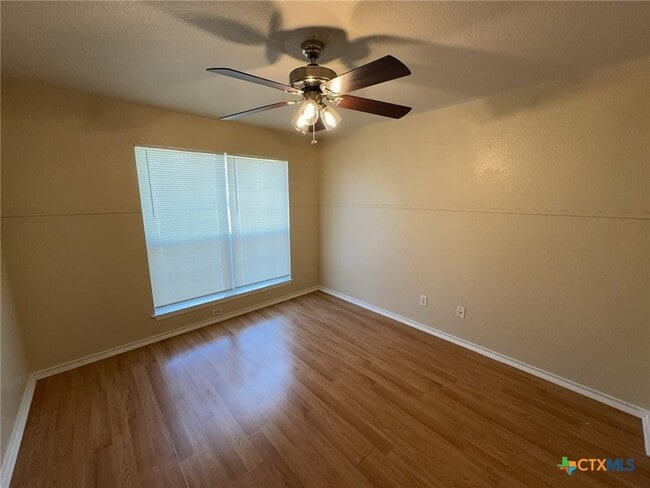 Building Photo - 5302 Jitterbug Ct