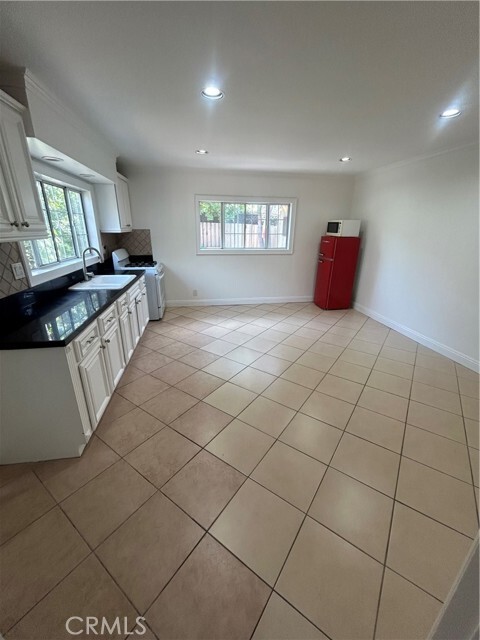 Building Photo - 3718 E 15th St