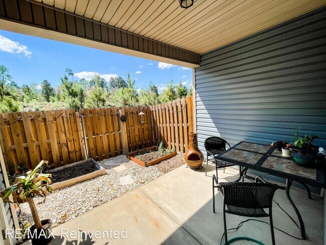 Building Photo - 2 br, 2.5 bath House - 692 Red Cedar Court