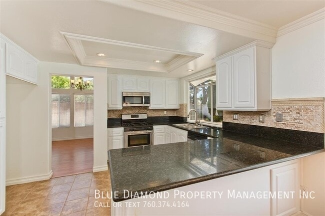 Building Photo - 801 Mosaic Cir