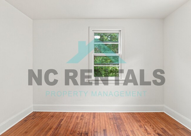 Building Photo - 141 Marthas Ln-