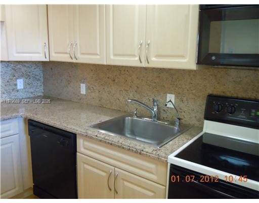 Building Photo - 251 Galen Dr