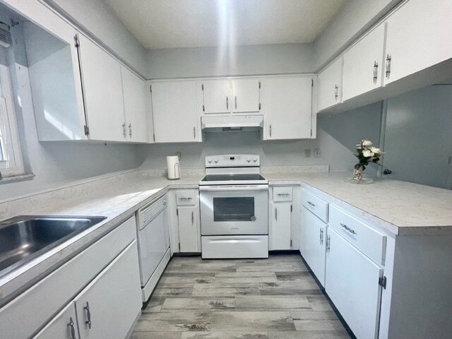 Building Photo - 2 Silver Ct