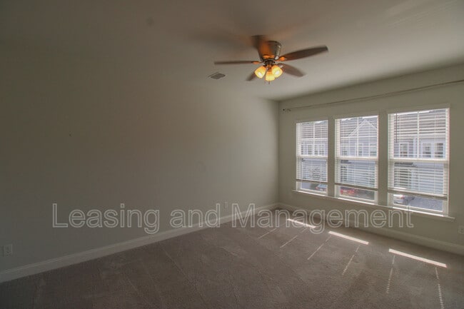 Building Photo - 2234 Henry Tecklenburg Dr