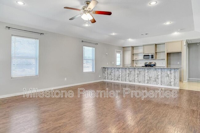 Building Photo - 1231 W Chestnut St